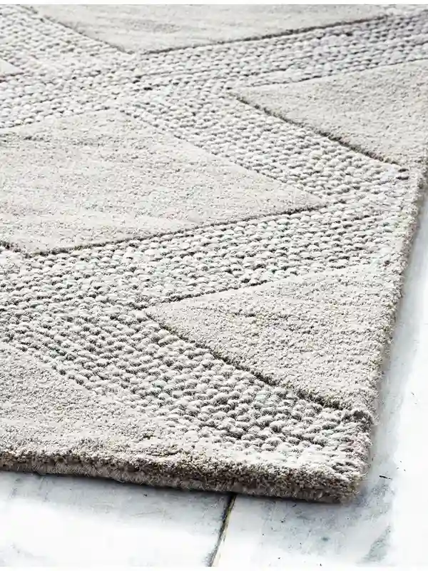 Советы по уходу, которые продлят срок службы офисной плитки из ковролина